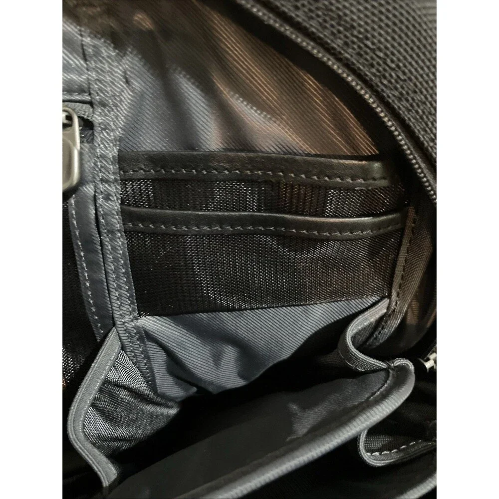 Briggs & Riley laptop / Travel Bag, Serial Number #05-BB101-0571931-2